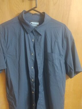 Mountain Khakis Men's Blue Short-Sleeve Button-Up Shirt Classic Fit Size L NWOT